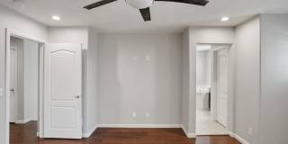 4 Bedroom, 3 Den West Side Home Gallery 21