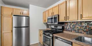 Perfectly Located Single Family Home in Silver Spring Gallery 16