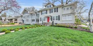 Gorgeous East Crestwood Home Gallery 1
