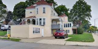 192 Davis Street Gallery 19