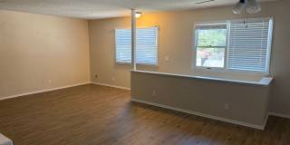 Large renovated Stand alone one bedroom above garage Gallery 10