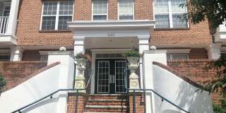 Downtown Arlington Rosslyn - Modern Bright & Spacious Corner Unit W/Parking! Gallery 1