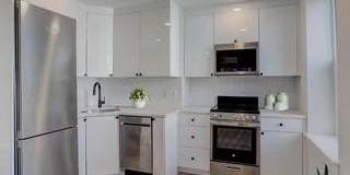15 Bartlett Pl. Gallery 2