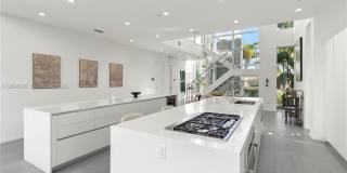 2217 NE 17th Ter Gallery 19