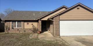 3114 South Maple Place Gallery 1