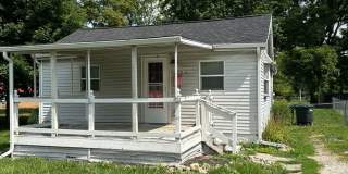 Big Backyard Energy | 1-2BR City House with County Space! Big Backyard Energy | 1-2BR City House with County Space! Gallery 1