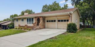 4 Bedroom Lincoln Ranch Home! Gallery 3