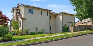 4BR, 2.5 Bath + Loft DuPont Home Gallery 37
