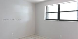 1321 N 58th Ave Gallery 7