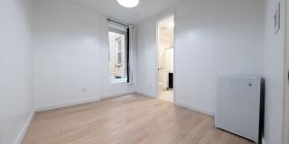 Ditmas Park Gallery 15