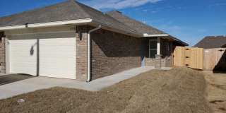 3 Bed 2 Bath Duplex ** Moore Schools Gallery 1