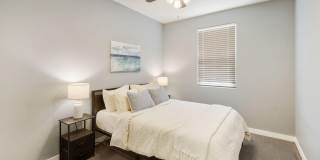 2930 N RAVEN -- Gallery 18