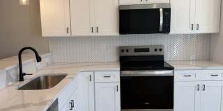 2 Bed 2.5 Bath End Unit Townhome Gallery 1