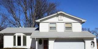 13816 Y Cir - 4 Bed/2.5 Bath Tri-Level in Millard | 2-Car Garage, Large Wood Deck, Fenced Yard 13816 Y Cir - 4 Bed/2.5 Bath Tri-Level in Millard | 2-Car Garage, Large Wood Deck, Fenced Yard Gallery 1