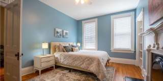 Stunning South Side 3BR - Skyline Views, Master Suite & Finished 3rd Floor Gallery 16