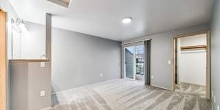 Oak Park Village Apartments Gallery 28