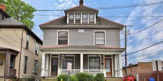 Large 4 Bedroom North Campus Townhouse - 1st house from High Street Gallery 1