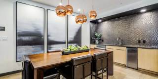 Windsor Queen Anne Gallery 39