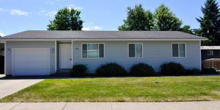 3 bed 2 bath rancher with master en-suite  RV parking Gallery 1