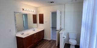 NorthPark / Taylor, TX / 4 bedrooms / Approx 2932 sq. ft. / Refrigerator / Washer & Dryer / New Carpet & Paint Gallery 26