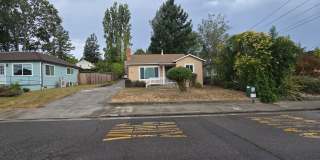 Walking Distance to Downtown Sebastopol Gallery 1