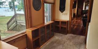 Fully Furnished Lakefront Home Gallery 24
