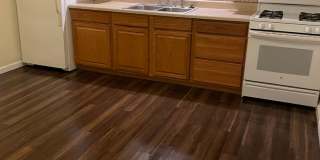 Two bedroom apartment in Wood River Gallery 1