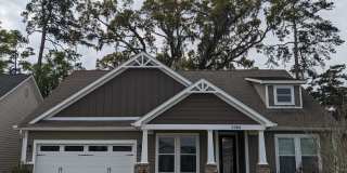 Beautiful 4 Bedroom, 3.5 Bath + Office Single Family Home Located in Ox Bottom Crest For Lease Gallery 1