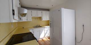Charming 2-Bedroom Home in West Seattle-Off Street Parking- Large Outdoor Space Gallery 5