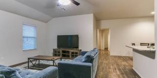 Modern 3BR/2BA Duplex | All Utilities Included | Downtown Edmond Gallery 6