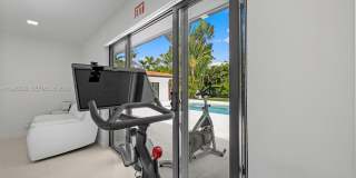 1117 Adams st Gallery 24