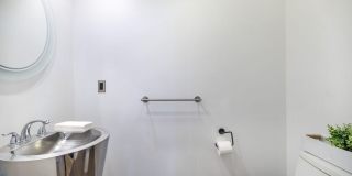 7275 Mulholland Dr Gallery 30