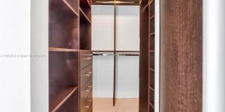 3131 NE 188th St Gallery 11