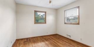 2 Bedroom in Westside School District Gallery 11
