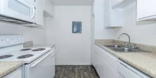 Pinecrest Apartment Homes Gallery 27