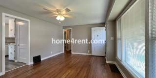 Cozy Ranch Style Home in KCMO w/ Wood Floors and a Fenced in Yard! Gallery 8