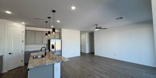 LIKE NEW HOME IN PEORIA Gallery 32