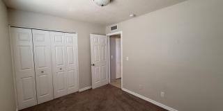 4032 E Hartford Avenue Gallery 18