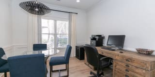 Highland Square Gallery 16