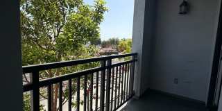2 Bedroom, 2.5 Bath Tri-level townhouse in Signal Hill Gallery 20