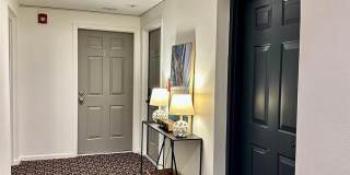 229 N Poplar Street Gallery 4