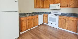 Knoxville 37921 - 3 bedroom, 2 bath Duplex - Contact Ryan Fogarty 865-333-4840 Gallery 10