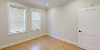 Charming 3 bedroom-No Broker Fee Gallery 4