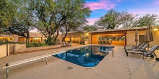 8959 E Woodland Road Gallery 26