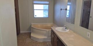 209 S Avenue B Gallery 6