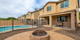 4 BEDROOM POOL & SOLAR HOME! Gallery 39