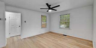 2305 Longview St. Gallery 10