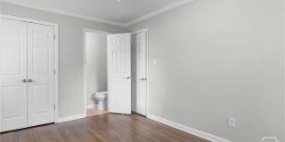 2114 E 62nd Street Gallery 18
