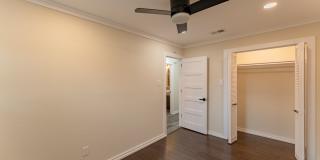 Modern Elegance in Vibrant East Austin: Chic Duplex with Stylish Upgrades, Private Oasis, Prime Location! Gallery 14