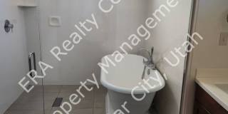 Move-in Bonus! 2 Bed, 2 bath + Office or Den. Gallery 14